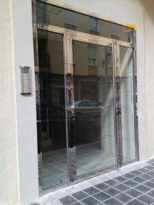 Puerta de acero inoxidable Finishing Glossy vs Matte Aluminium