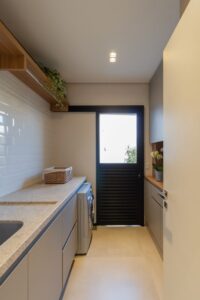 Pintu Aluminium Hitam Matte | id.pinterest.com | Rintalum.com