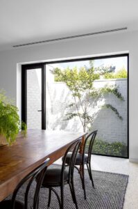 Pintu Aluminium untuk Rumah Tropis