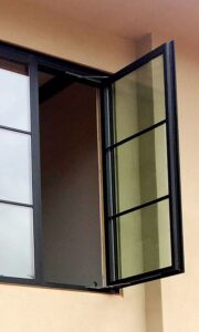Kusen Aluminium Sliding vs Casement